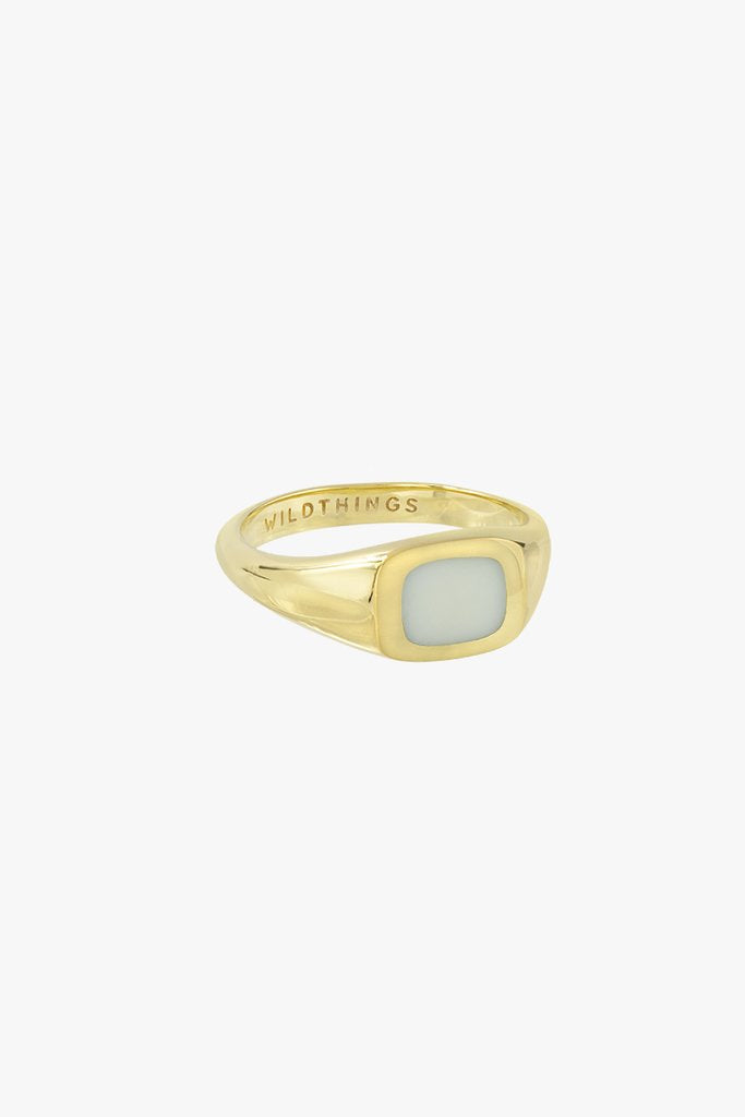 Chuncky White Signet Ring